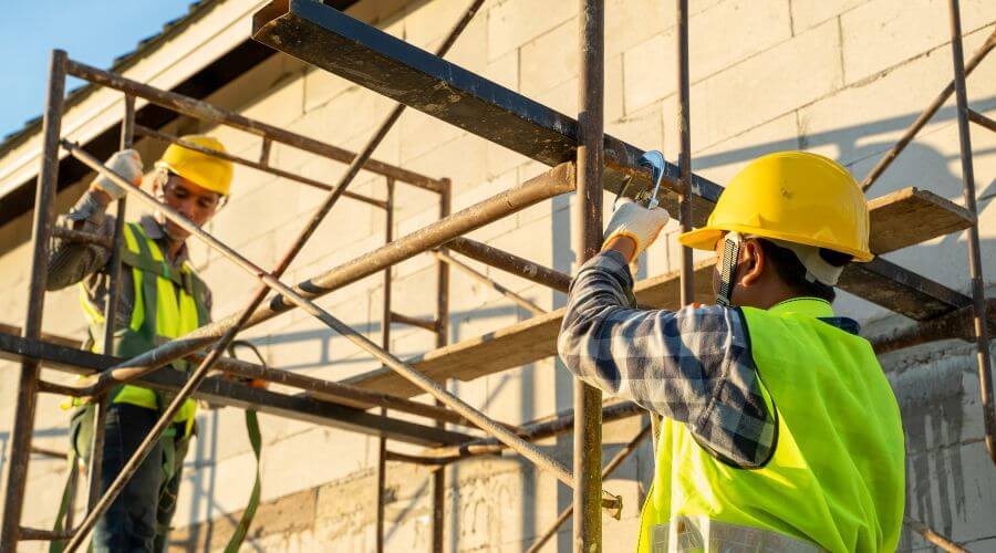 Professional gutter cleaning in Clara, MS
